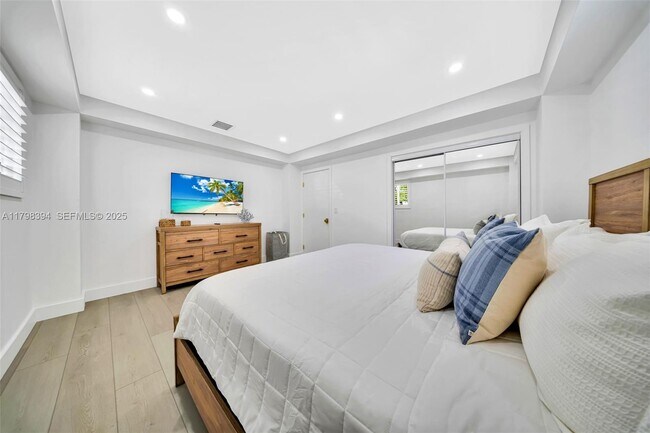 Building Photo - 129 Nautilus Dr