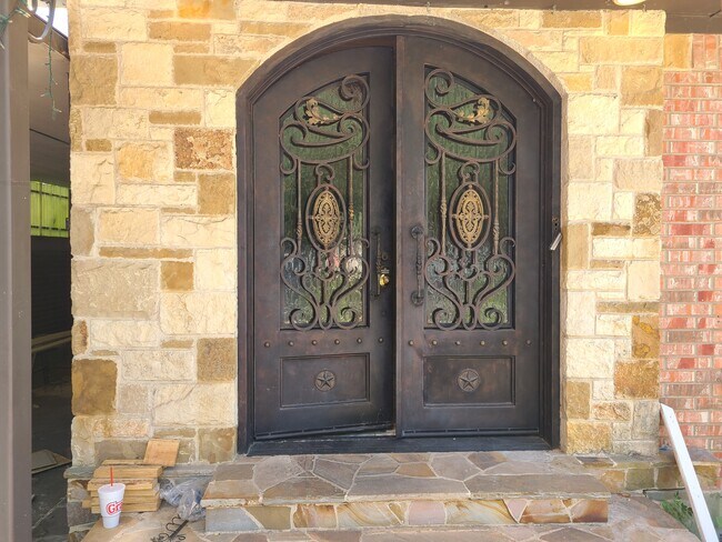 STEEL ENTRY DOOR - 606 W Pembroke Ave