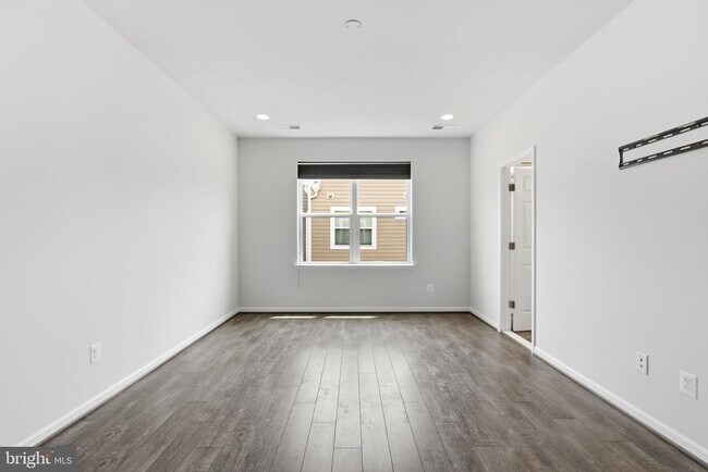 Building Photo - 9190 Snowden Ashford Rd