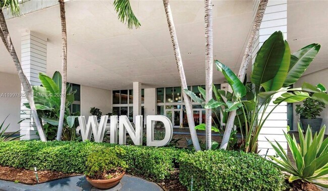 Building Photo - 350 S Miami Ave