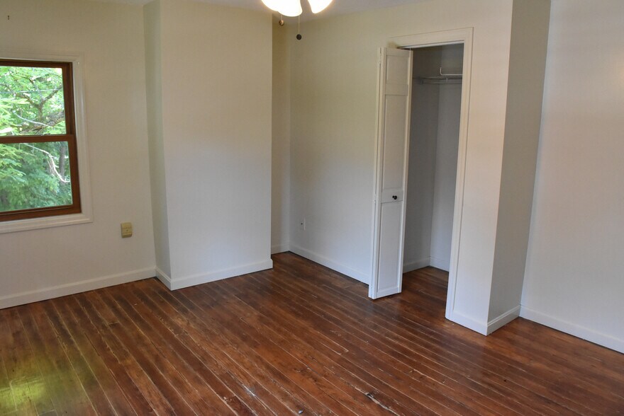 Building Photo - 539 North St