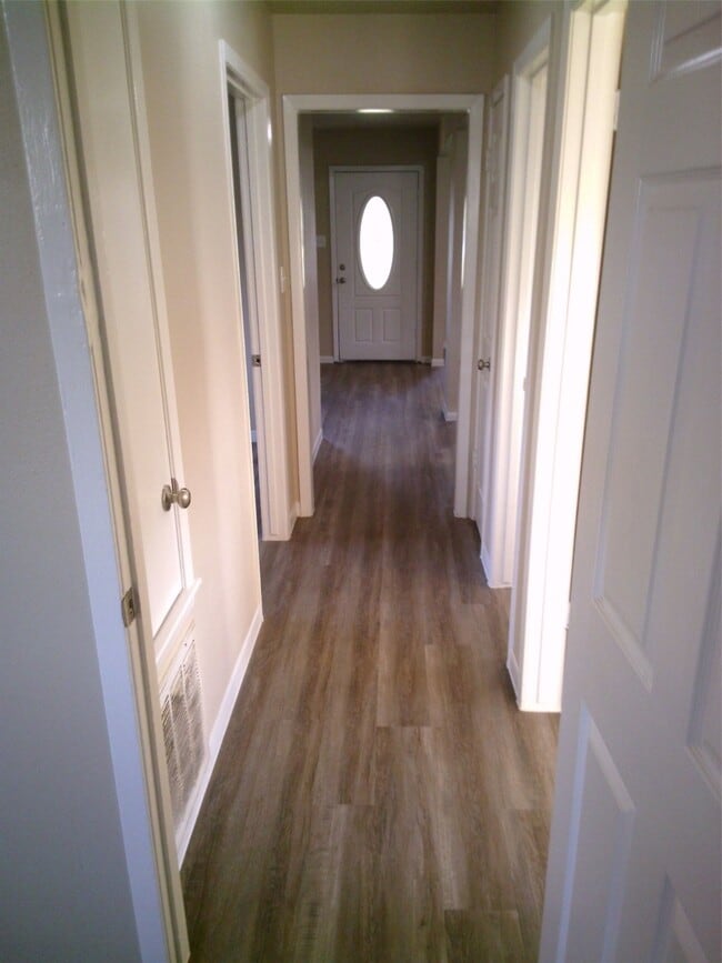 Building Photo - 11642 Harrow St