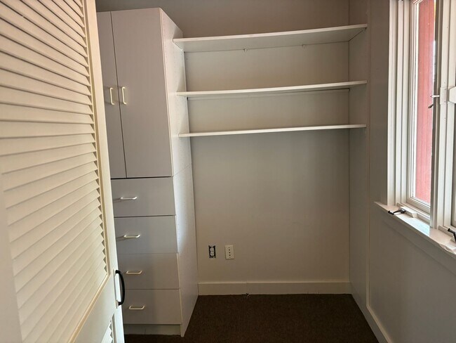 Building Photo - Lovely 2 bedrooms and 1 bathroom beach cottage in San Pedro