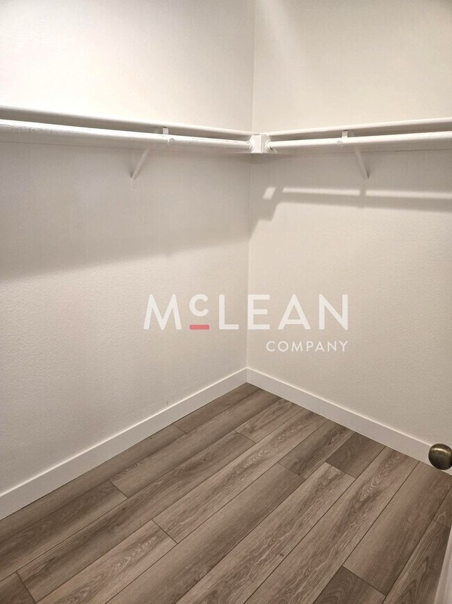 Building Photo - 2-Bedroom Condo in the Desert Princess Community