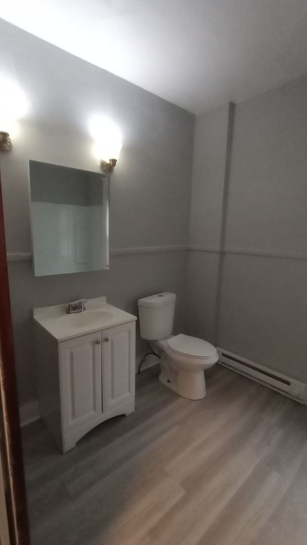 Building Photo - 1816 Woodlawn Ave