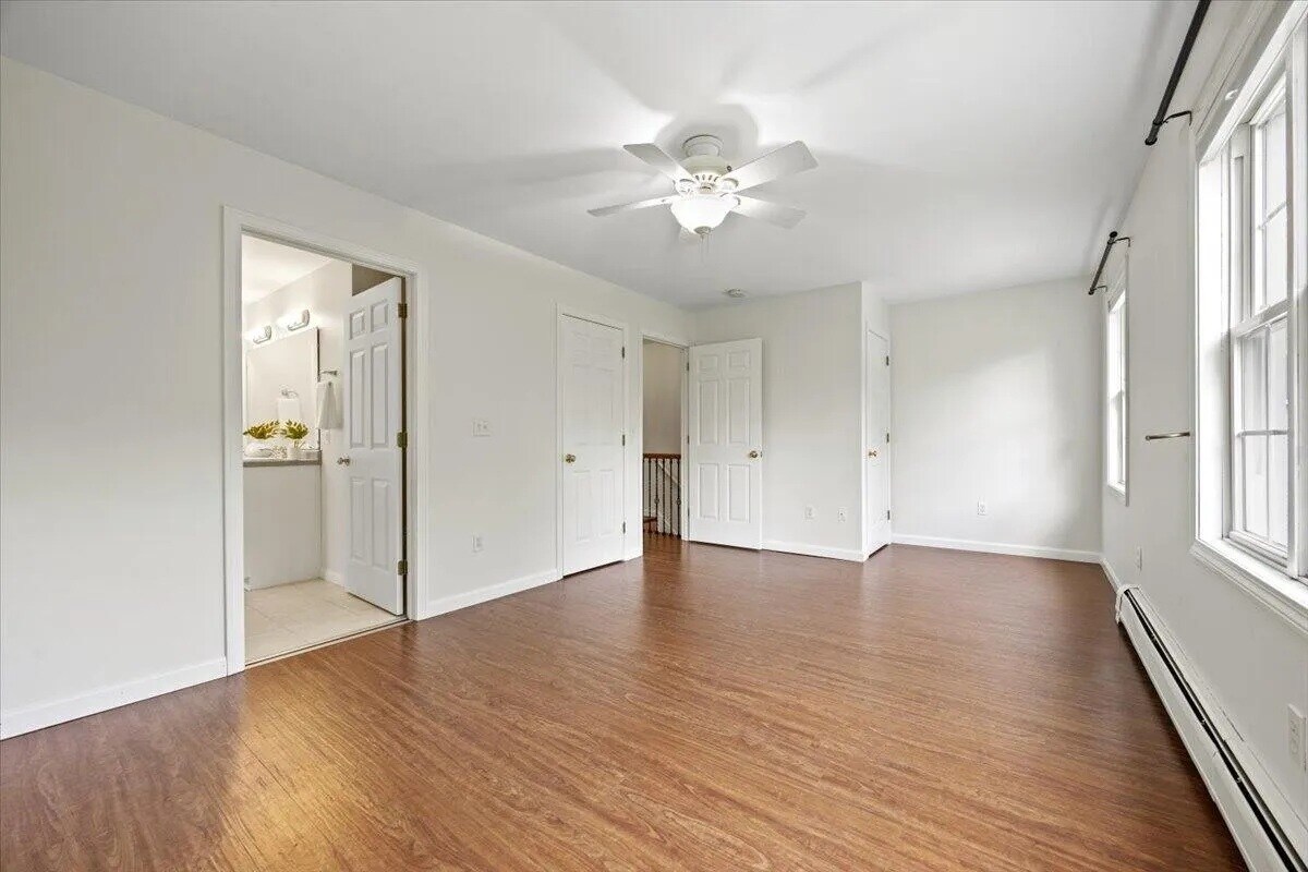 Building Photo - 14 Woodside Dr