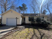 Building Photo - Newly Remodeled 3BD, 2BA Fuquay-Varina Hom...