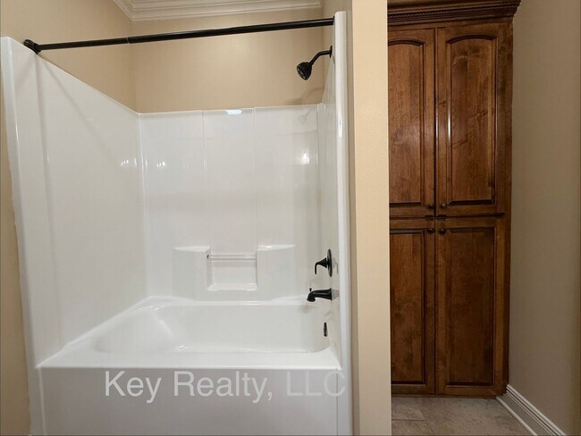 Building Photo - 5229 Rue De Chateau