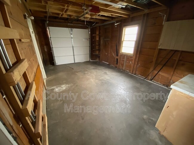 Building Photo - 1417 Spring Creek Dr