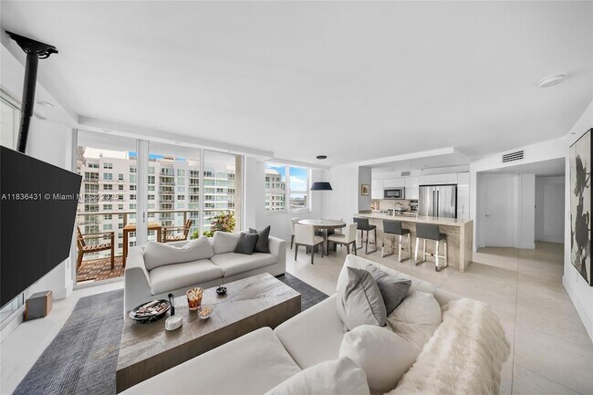 Building Photo - 1155 Brickell Bay Dr