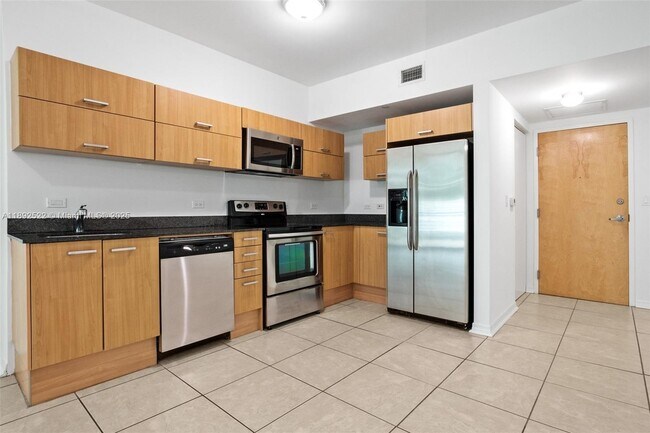 Building Photo - 350 S Miami Ave