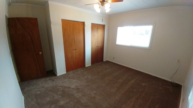 Building Photo - Comfortable 3/Bed-2 Bath Home with a Deck and Fenced Backyard