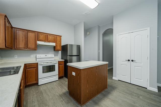 Building Photo - 308 Lakefront Dr