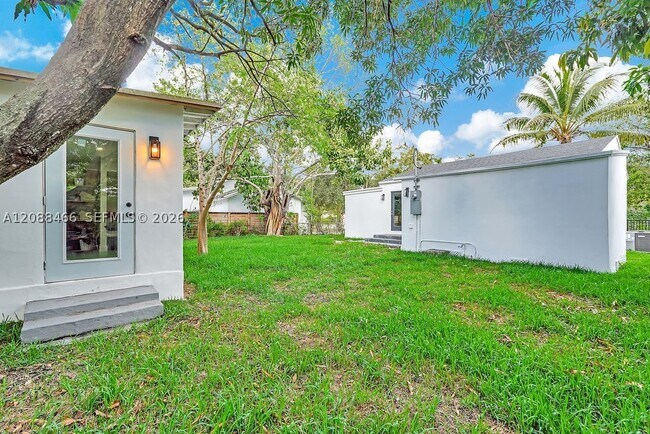 Building Photo - 4520 NW 3rd Ave
