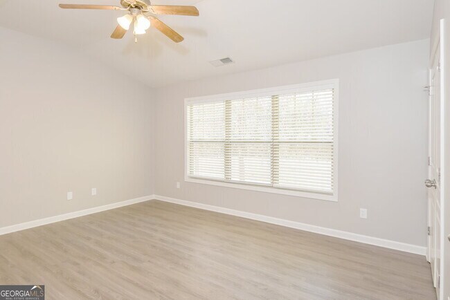Building Photo - 121 Townview Dr