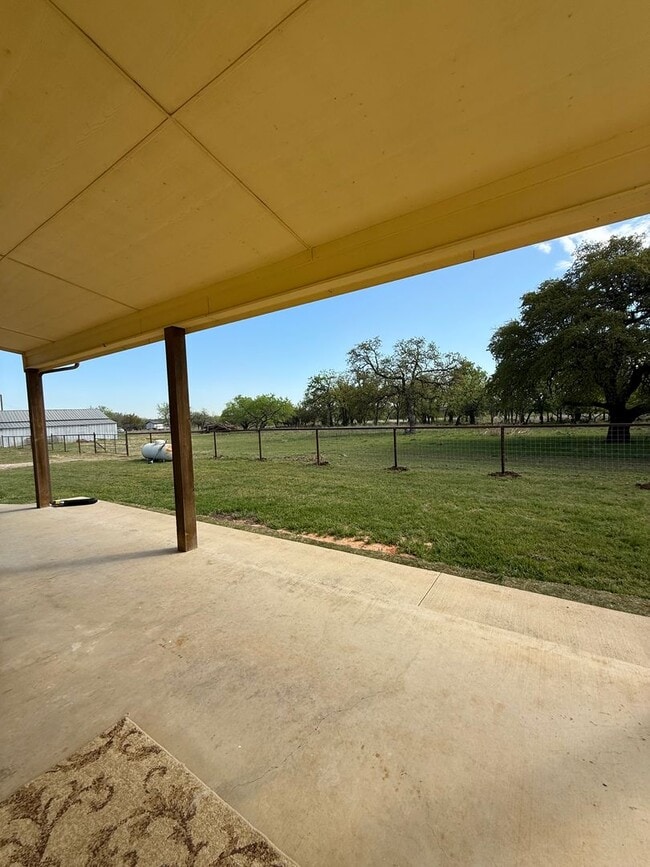 Building Photo - Acreage - HORSE PROPERTY - NO WATER BILL Peaceful Country Living