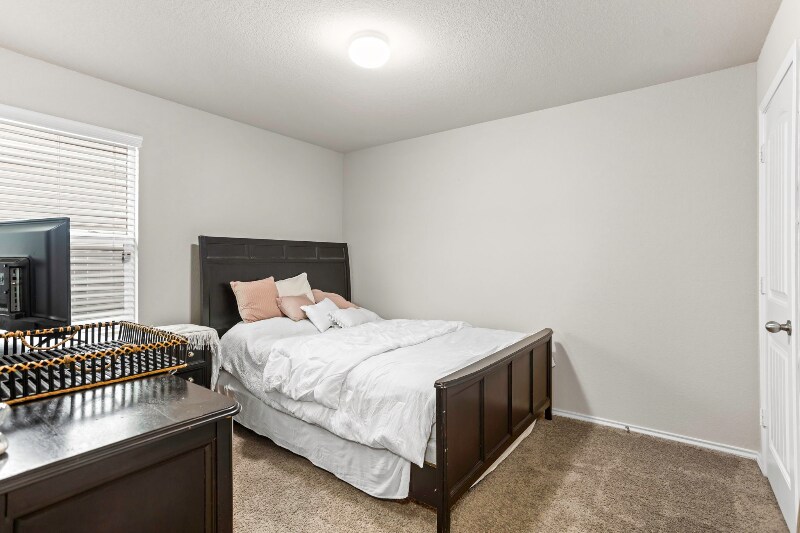 Building Photo - 7022 Phoebe View