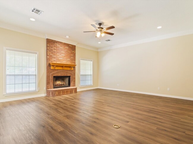 Building Photo - 912 Pawnee Trail