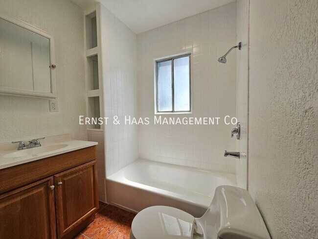 Building Photo - 1468 Alamitos-