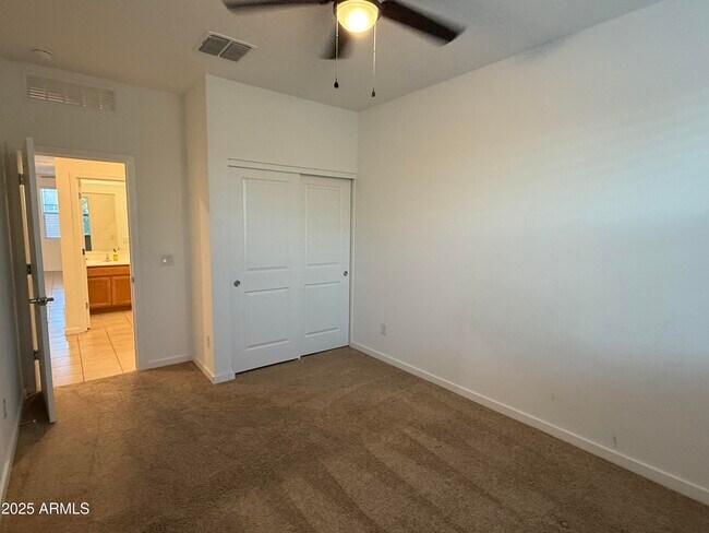 Building Photo - 14074 W Valentine St