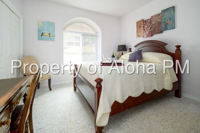 Building Photo - 108 Lakeshore Dr