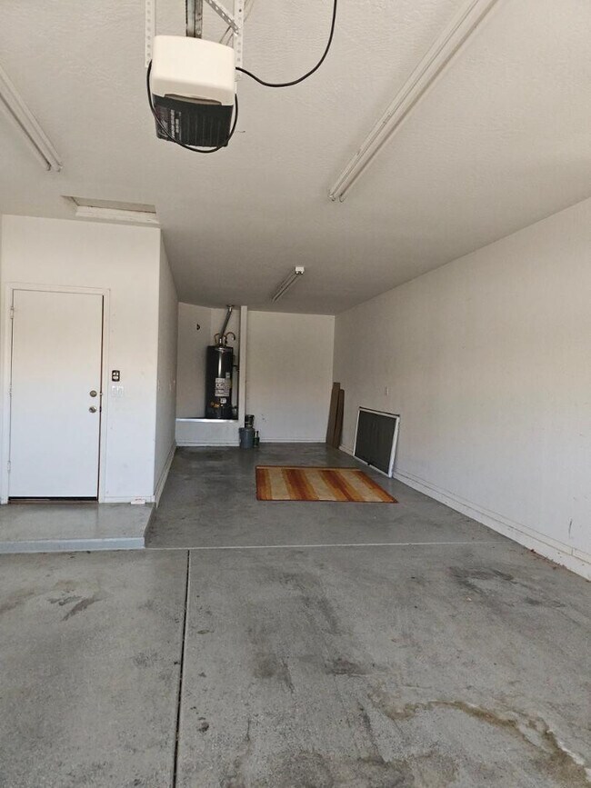 Building Photo - 18515 W Caribbean Ln