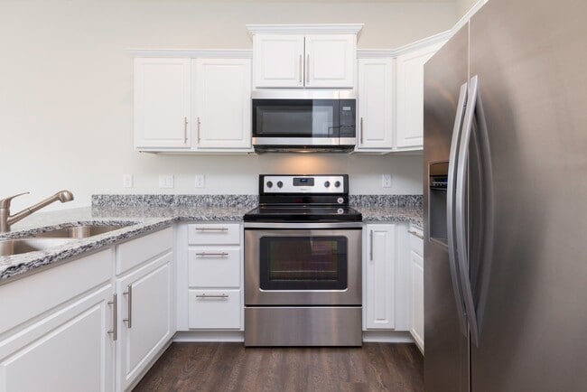 Building Photo - Contemporary Altoona Single Family Home! N...