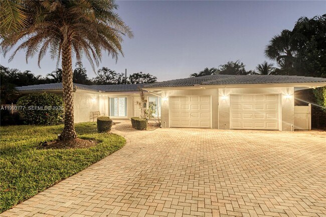 Building Photo - 2801 Coral Shores Dr