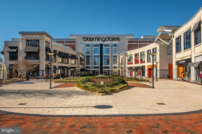 Building Photo - 4515 Willard Ave