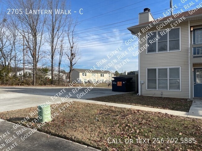 Building Photo - 2705 Lantern Walk SE