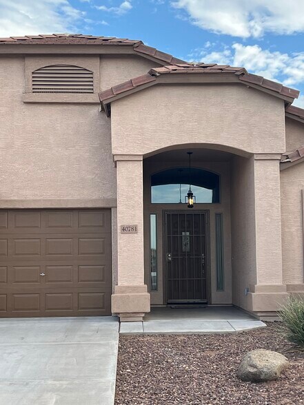 Front entry - 40781 W Walker Way