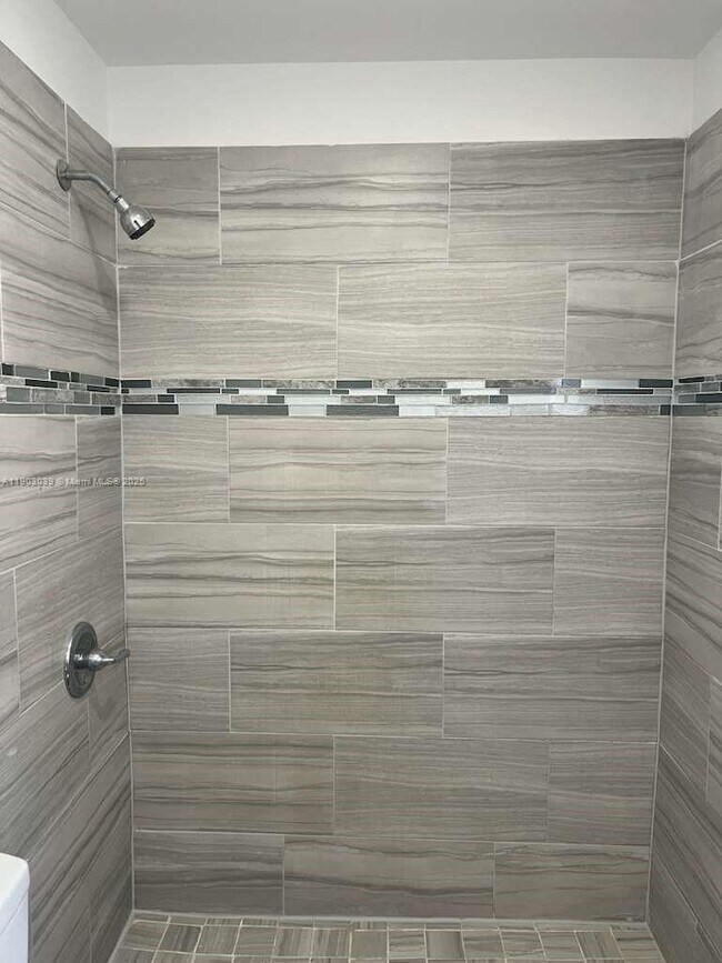 Building Photo - 1236 NW 4th Ave