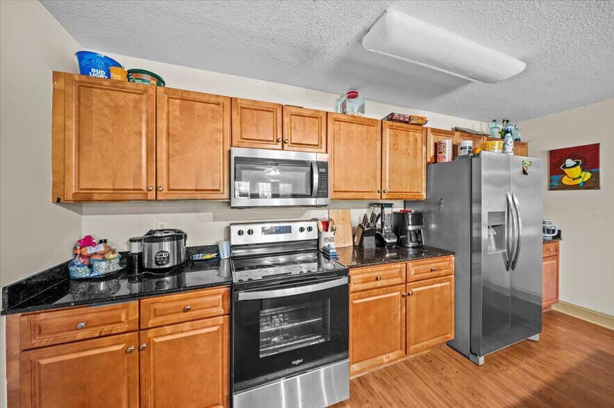 Building Photo - 1613 Muscovy Way