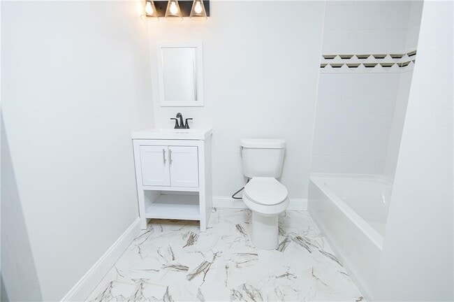 Building Photo - 5041 Alexander Ave