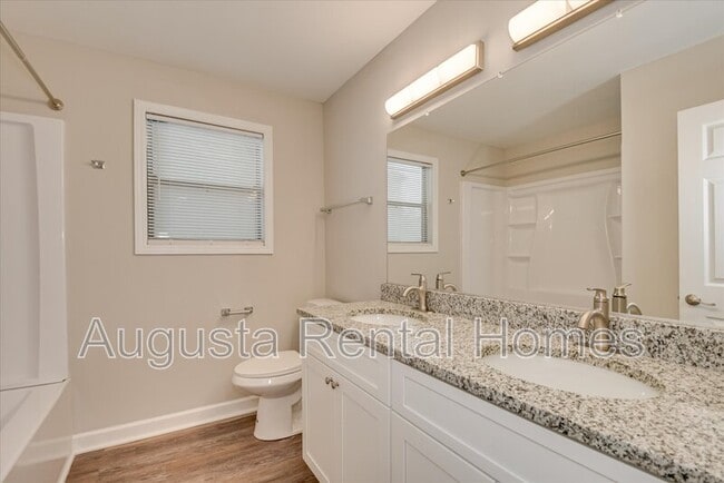 Building Photo - 1406 Johns Rd