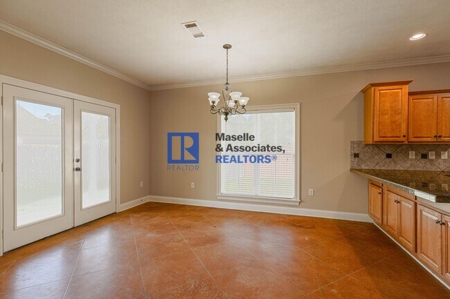 Building Photo - Beautiful 3 bedroom, 2 bathroom house in B...