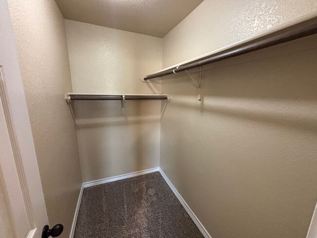 Building Photo - Spacious 3-Bedroom Townhome – Great Location!