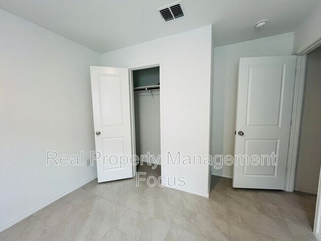 Building Photo - 3401 Harper St