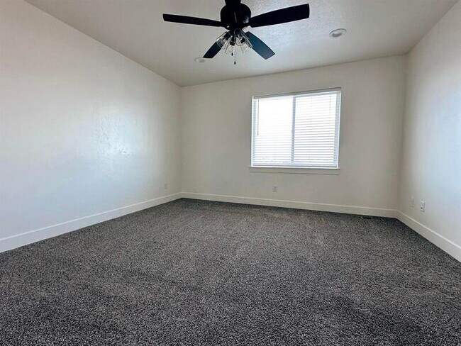 Building Photo - 225 W 950 S