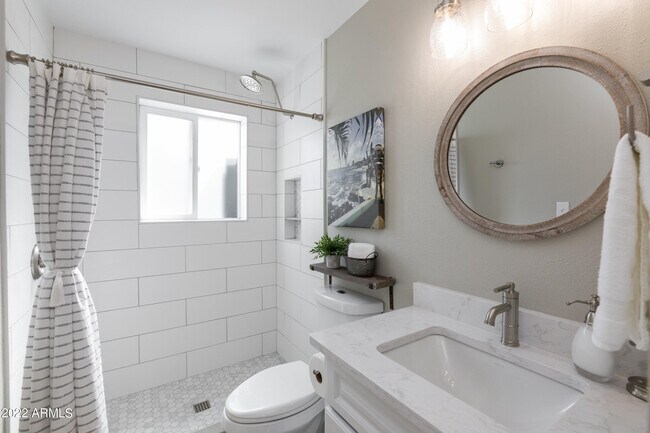 Building Photo - 4202 N 38th St
