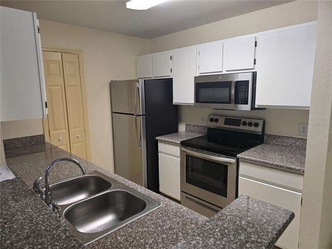Building Photo - 7428 Vista Way