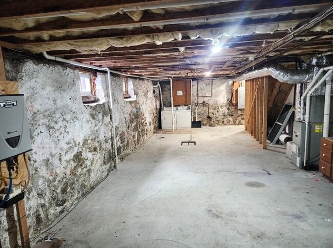 Building Photo - 46 Lake St