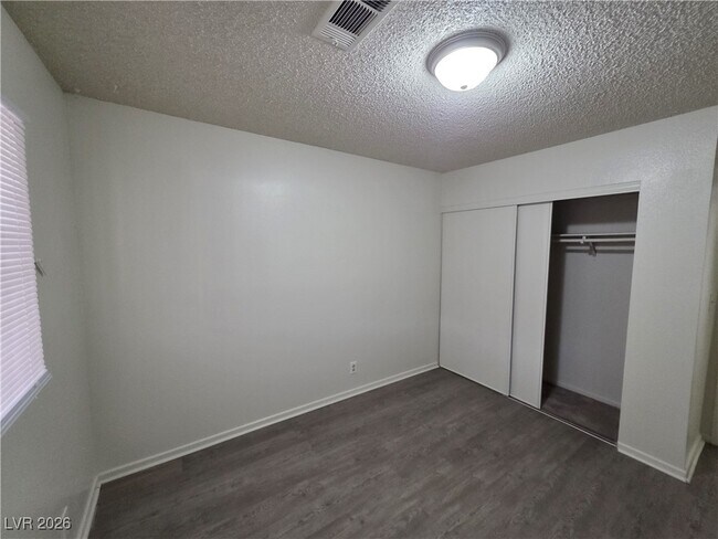 Building Photo - 3214 Anacapa Way