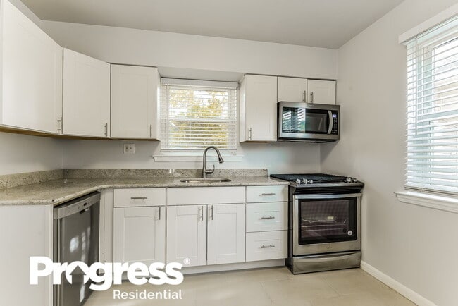 Building Photo - 1510 Shore Rd