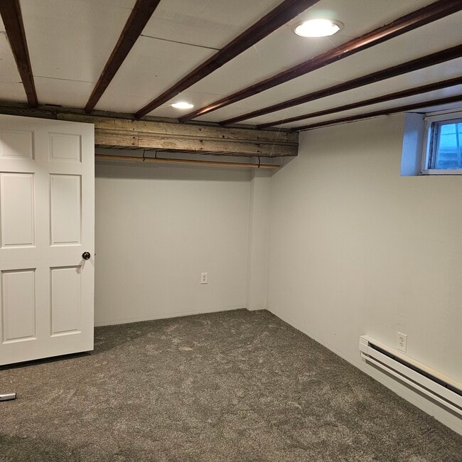 Building Photo - 655 S 7th Ave