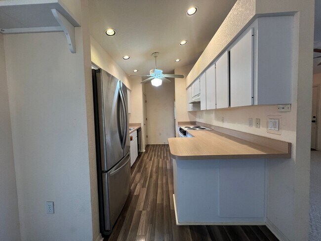 Building Photo - ANNUAL, UNFURNISHED * POOL * CANAL ** AVAIL 8/1/26 * 3 BEDS/2 BATHS * $2,095/month