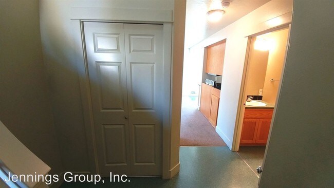 Building Photo - 1527-1527 Lincoln Alley