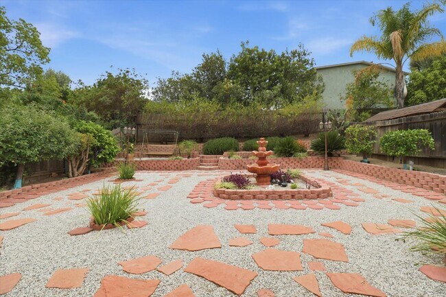 Building Photo - 577 Houston Dr
