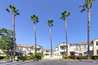 Building Photo - Beautiful Rancho San Diego Condo!