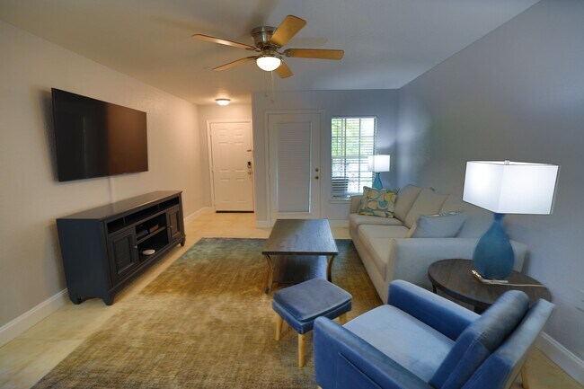 Building Photo - 8933 Manor Loop